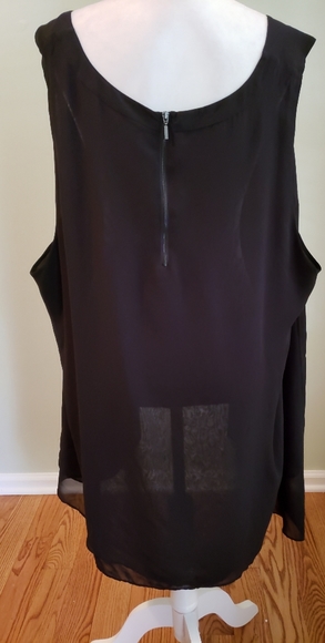 Torrid Sleeveless Assymetrical Blouse - Picture 2 of 4